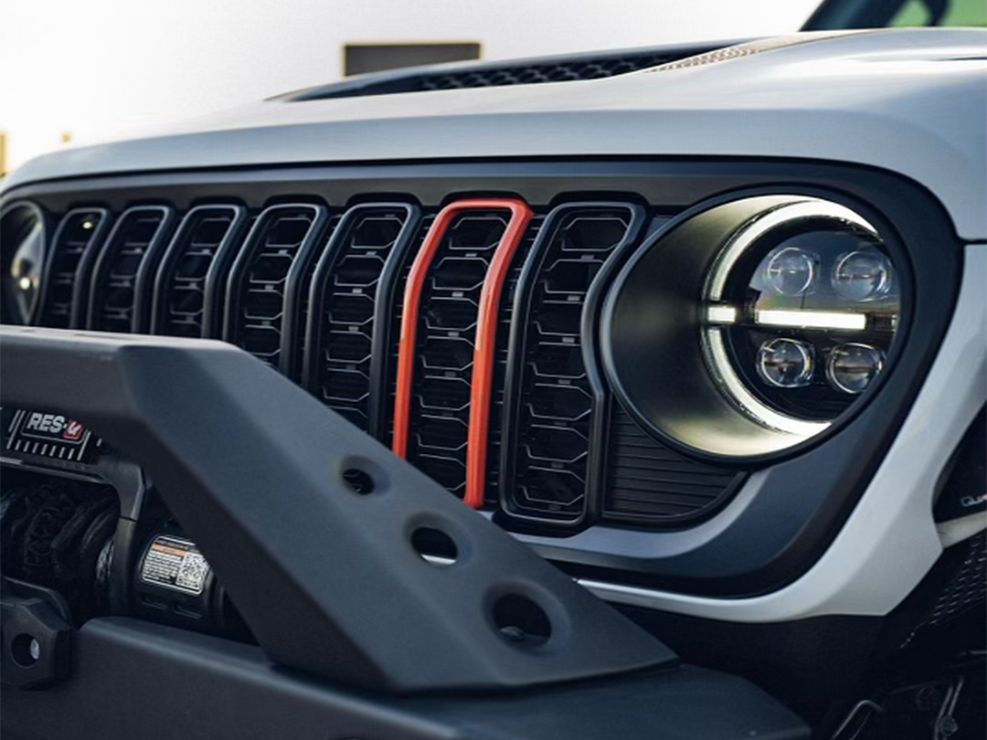 Aftermarket Grille and Trim Slot OEM painted Distinction Applied